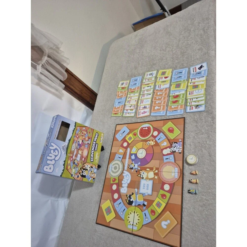 Bluey Scavenger Hunt Board Game Moose Toys Figures Cards Family Kids INCOMPLETE